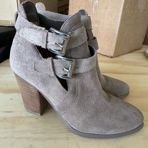 Michael kors boots size 5